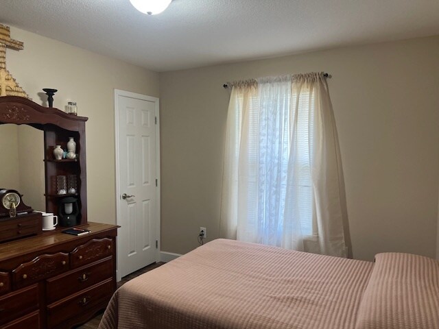 More Photos Of 10 Anthony St, Crossville Multifamily For Sale