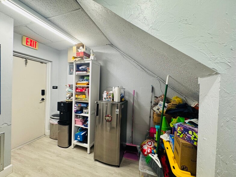 More Photos Of 4509 Bee Ridge Rd, Sarasota Medical For Sale