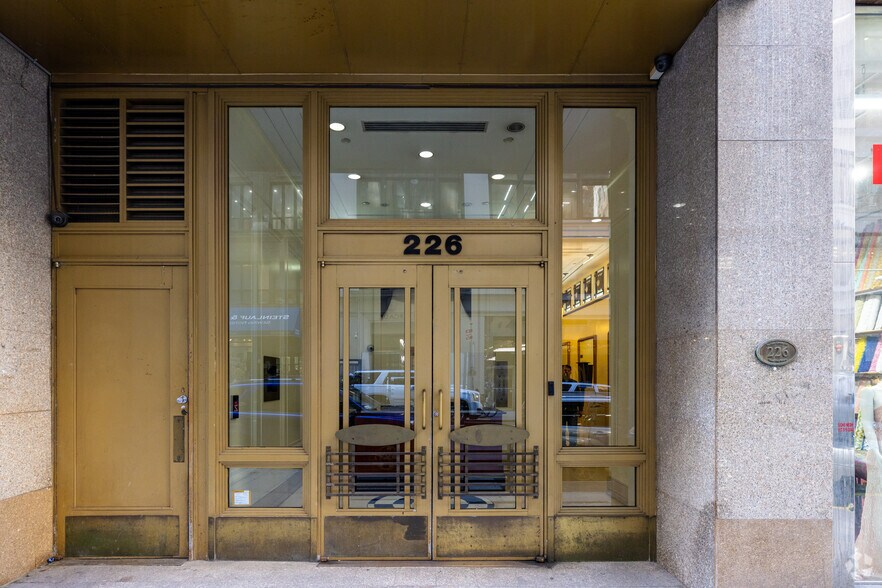 More Photos Of 226 W 37th St, New York Office For Lease