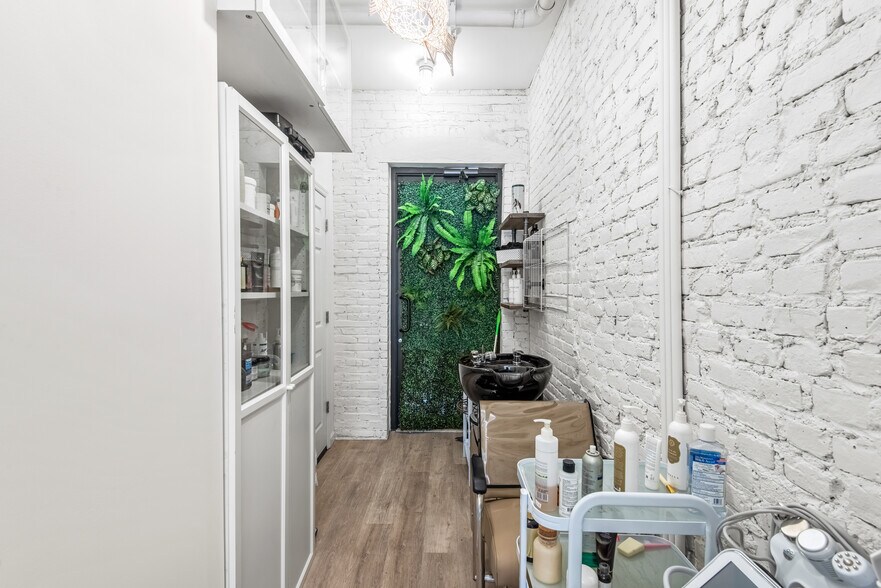 More Photos Of 251-253 Metropolitan Ave, Brooklyn Apartments For Lease