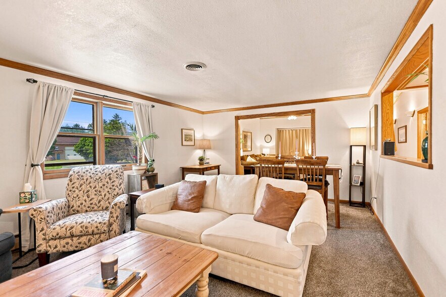 More Photos Of 308 N Wisconsin Dr, Sheboygan Freestanding For Sale