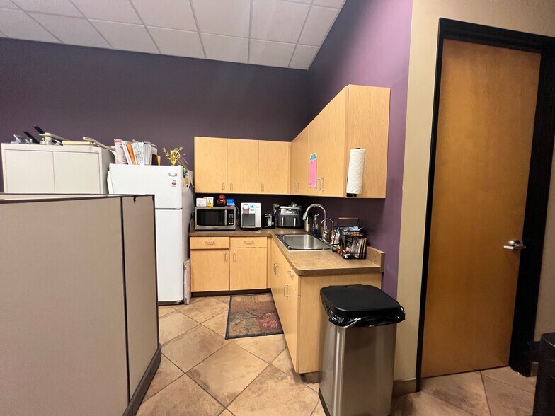 More Photos Of 6677 W Thunderbird Rd, Glendale Medical For Sale