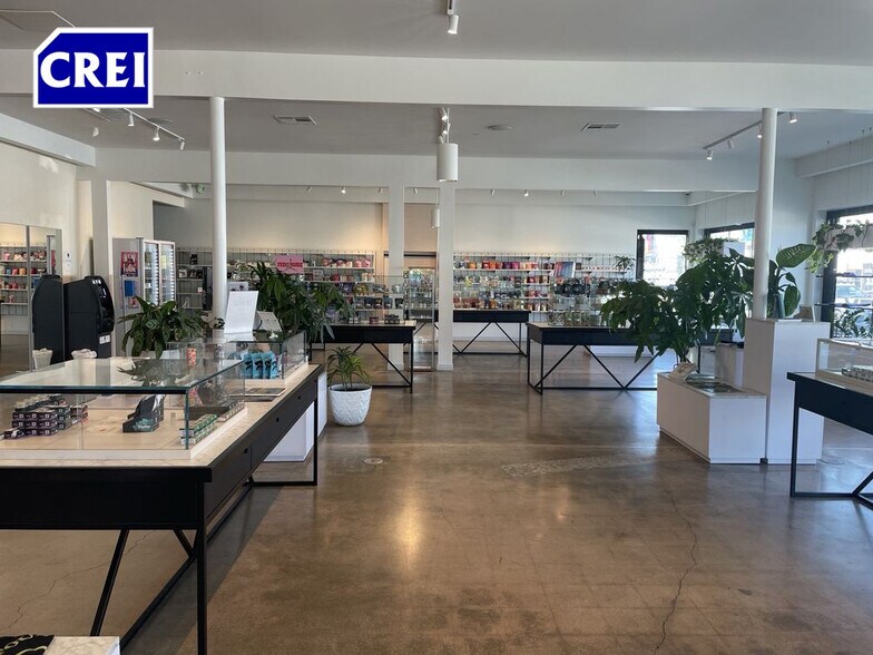 More Photos Of 2000 S La Cienega Blvd, Los Angeles Storefront For Lease