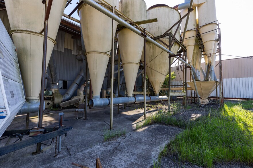 More Photos Of 68 First st, Hawkinsville Warehouse For Sale