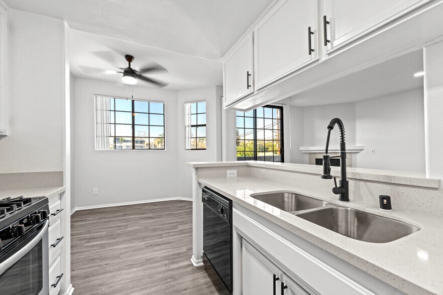 More Photos Of 520-526 N Hollywood Way, Burbank Apartments For Sale