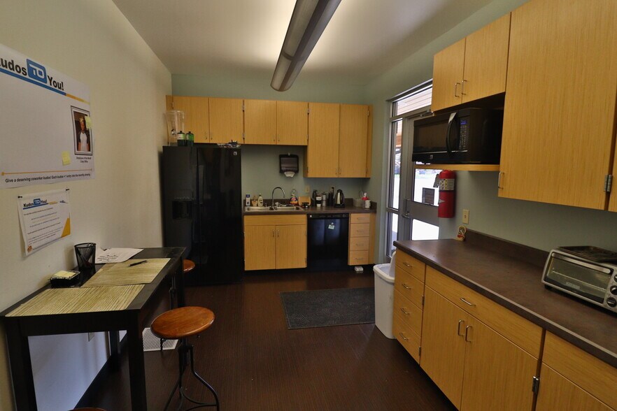 More Photos Of 502 33rd St, Cody Medical For Sale