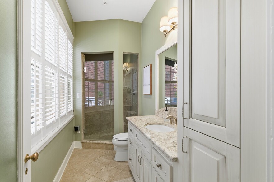 More Photos Of 121-123 E King St, Lancaster Office Residential For Sale