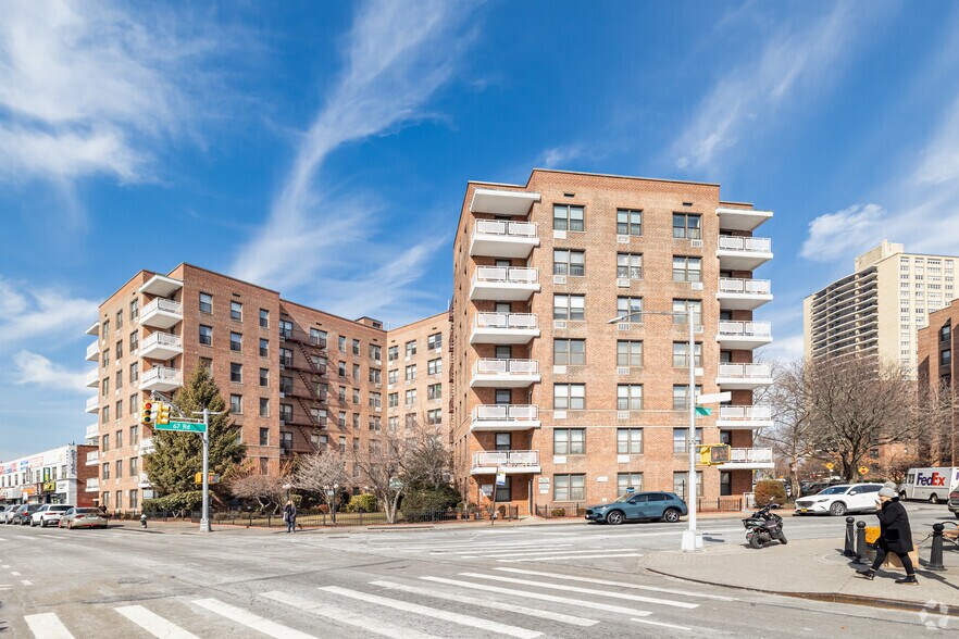 More Photos Of 10025 Queens Blvd, Forest Hills Apartments For Sale