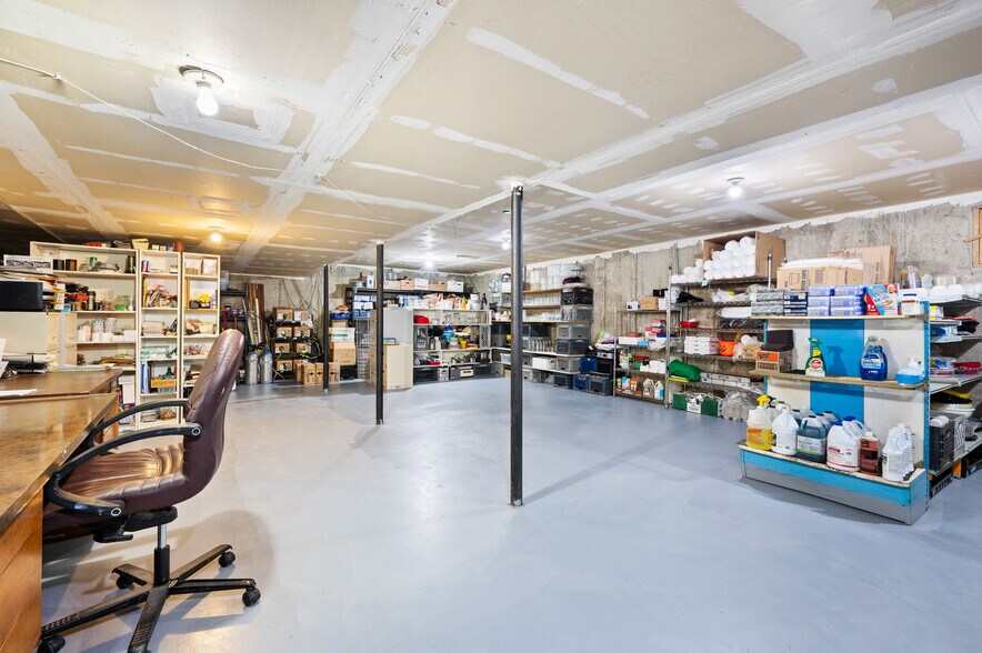 More Photos Of 2 Hays Blvd, Pine Haven Restaurant For Sale