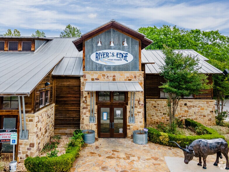 More Photos Of 1515-1575 Kuehler Ave, New Braunfels Freestanding For Lease