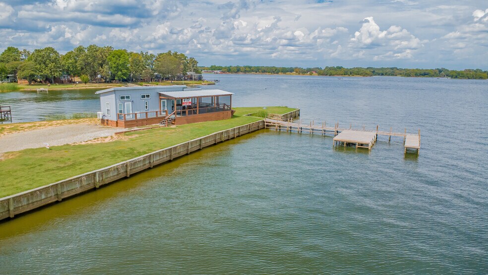 More Photos Of 507 County Road 1550, Alba Multifamily For Sale