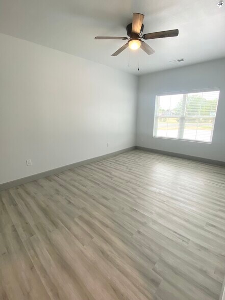 More Photos Of 2 S Hunsley Hills Blvd, Canyon Apartments For Sale