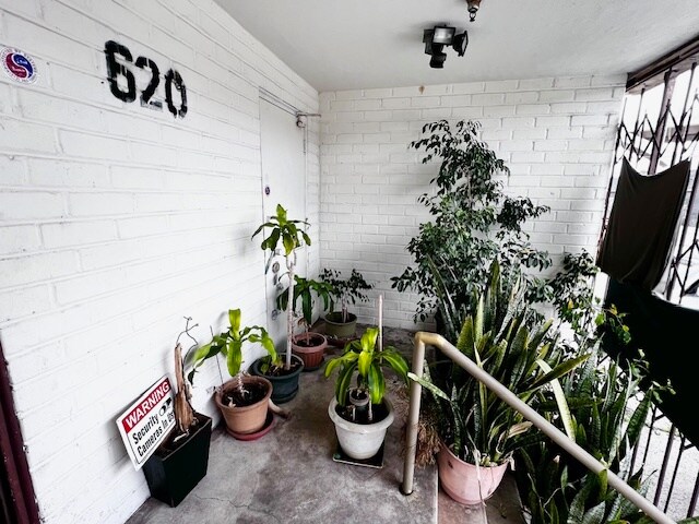 More Photos Of 620 S Clarence St, Los Angeles Manufacturing For Lease