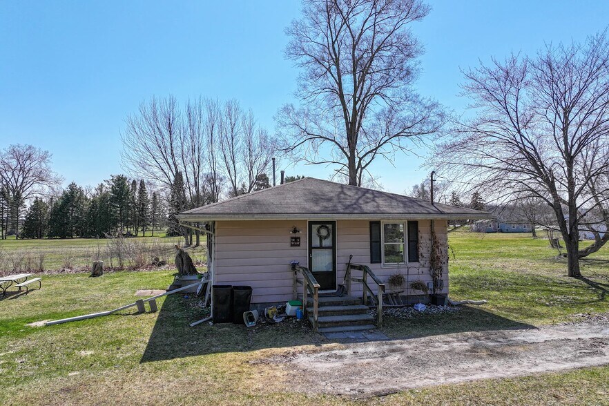 More Photos Of 12181 Dixie Hwy, Birch Run Specialty For Sale
