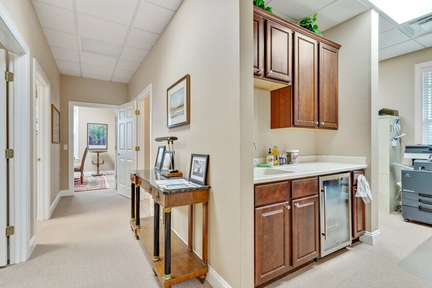 More Photos Of 2104 Delta Way, Tallahassee Office For Sale