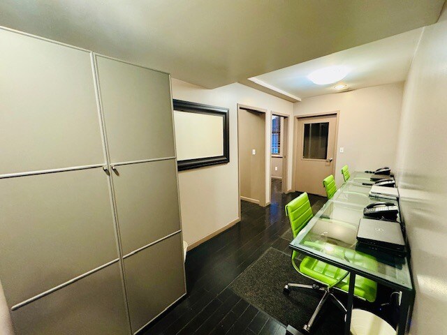 More Photos Of 111 E 56th St, New York Hotel For Lease