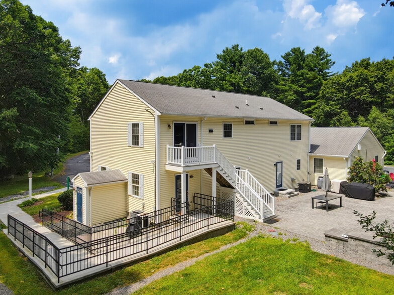More Photos Of 620 Washington St, Franklin Medical For Sale