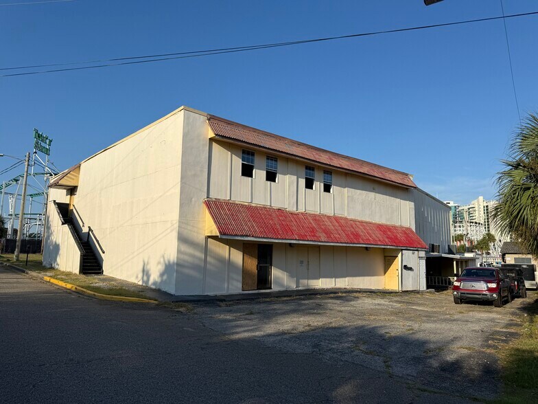 Primary Photo Of 415 Yaupon Cir, Myrtle Beach General Retail For Sale