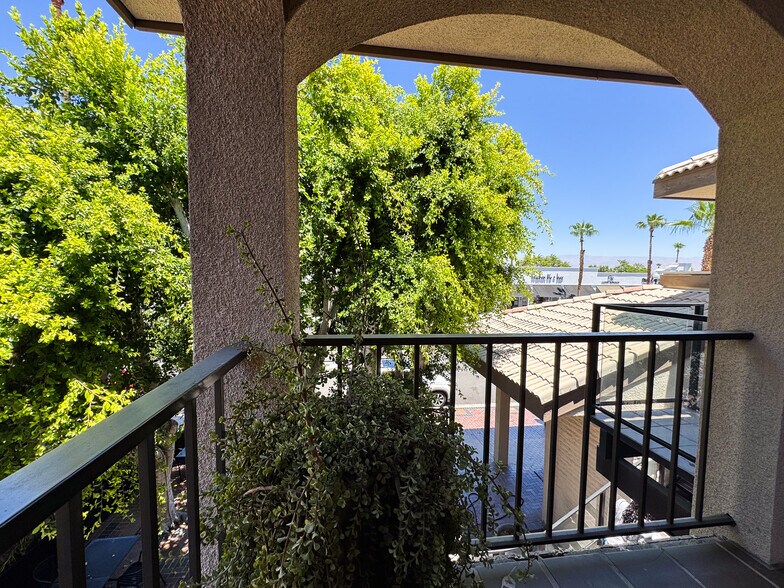 More Photos Of 73111 El Paseo Dr, Palm Desert Storefront Retail Office For Lease