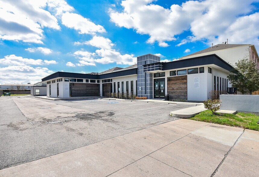 More Photos Of 8703 Meadowcroft Dr, Houston Medical For Lease