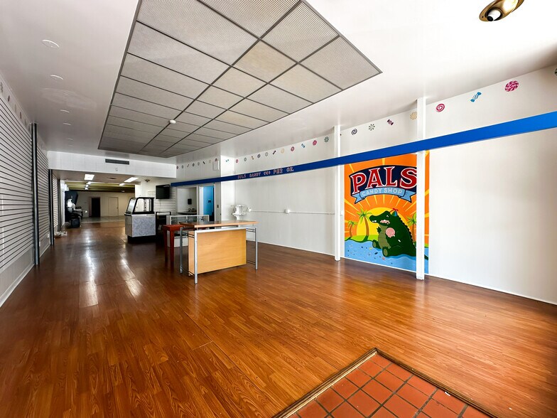 More Photos Of 121 S Kentucky Ave, Lakeland Storefront For Lease