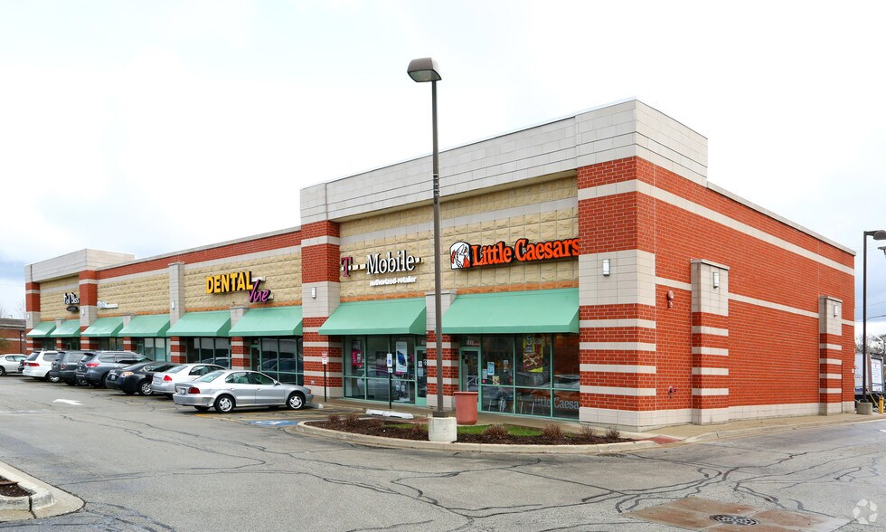 More Photos Of 1427-1485 Lee St, Des Plaines Unknown For Lease