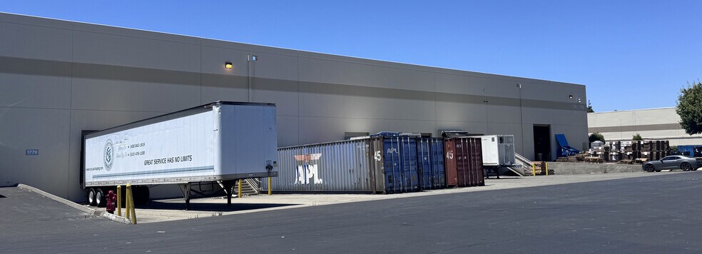 More Photos Of 1745-1795 Atlantic St, Union City Warehouse For Lease