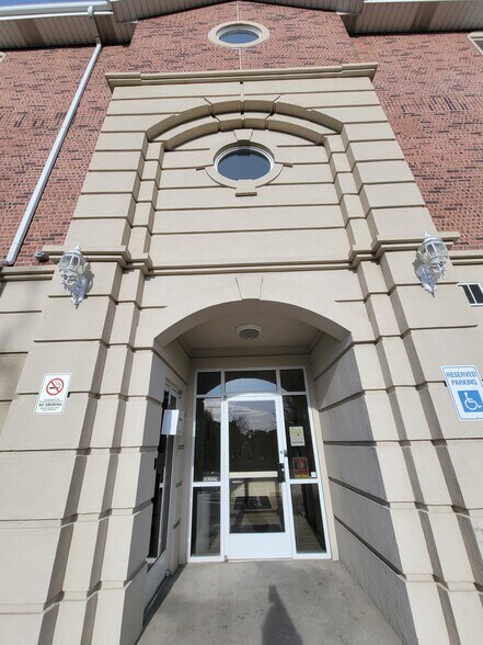 More Photos Of 411-423 N Orem Blvd, Orem Medical For Lease