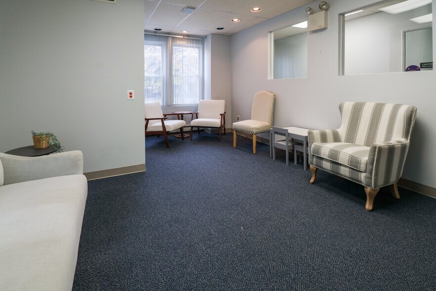 More Photos Of 535 Monmouth St, Gloucester City Medical For Lease