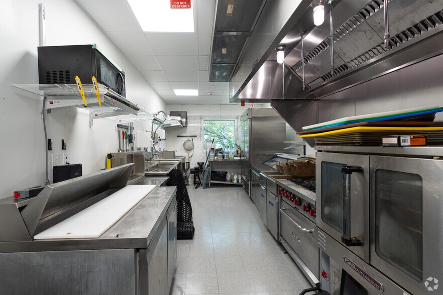 More Photos Of 1140 Utica Ave, Brooklyn Warehouse For Lease