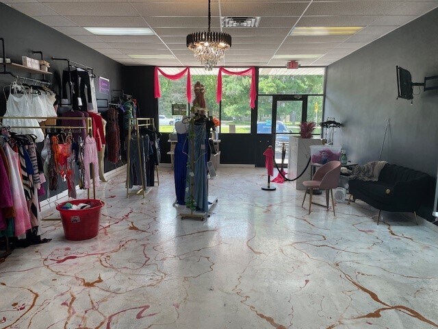 More Photos Of 11632-11660 Winnetka Ave N, Champlin General Retail For Sale