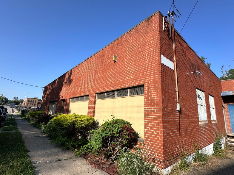 Primary Photo Of 2863 Stanton Ave, Cincinnati Warehouse For Sale