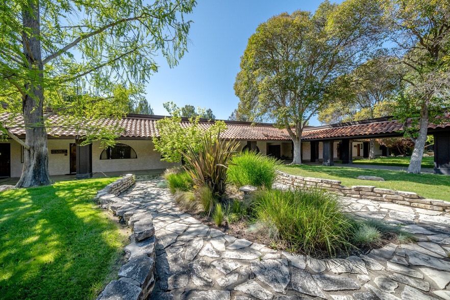 More Photos Of 1050 Las Tablas Rd, Templeton Medical For Lease