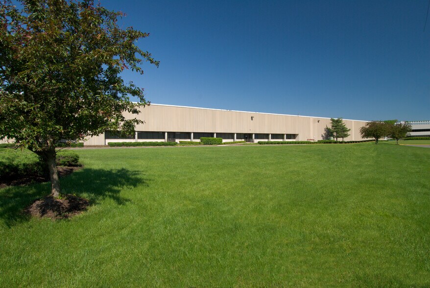 More Photos Of 225 Raritan Center Pky, Edison Unknown For Lease