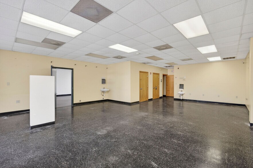 More Photos Of 3910 Princess Place Dr, Wilmington Daycare Center For Lease
