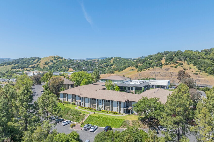 More Photos Of 165-185 N Redwood Dr, San Rafael Office For Lease