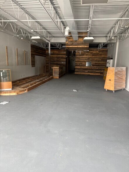 More Photos Of 1145-1157 Pearl Rd, Brunswick General Retail For Lease