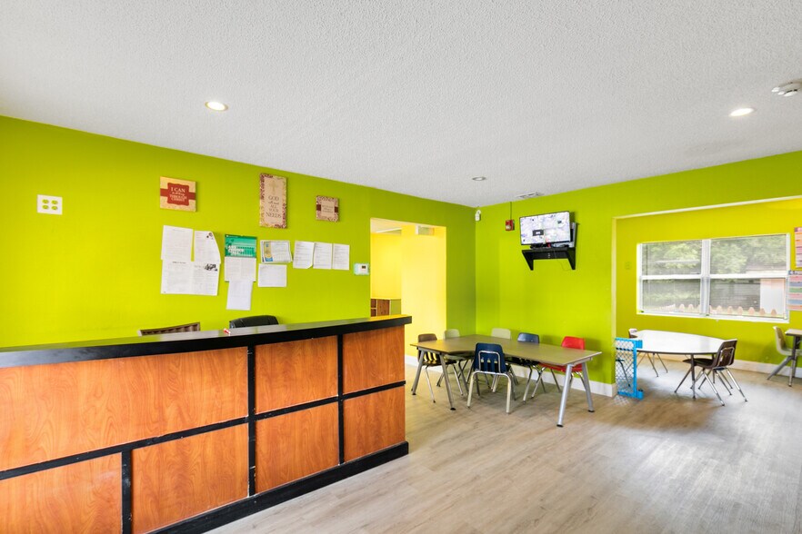 More Photos Of 4607 N Pine Hills Rd, Orlando Office Residential For Sale