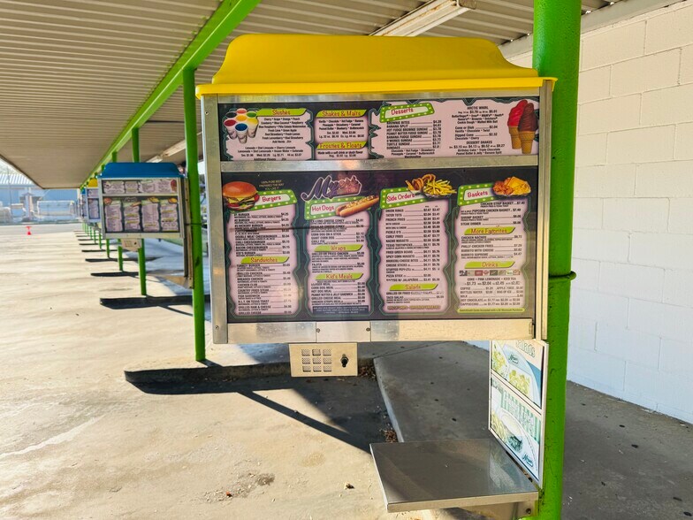 More Photos Of 305 N Broadway St, Poteau Restaurant For Sale