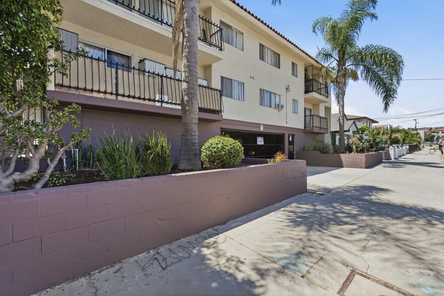 More Photos Of 635 W 15th St, San Pedro Apartments For Sale