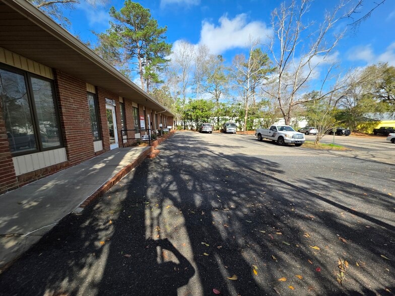 More Photos Of 2732 Capital NE, Tallahassee Medical For Sale