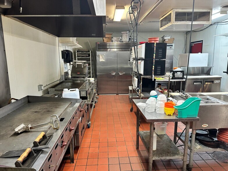 More Photos Of 2801 S 1st St, Abilene Fast Food For Sale