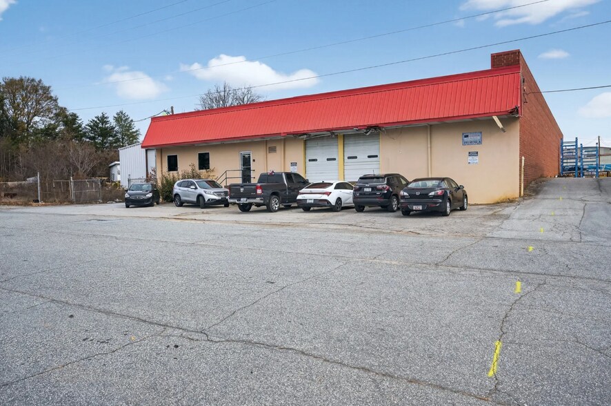 Primary Photo Of 20 Crigler St, Greenville Warehouse For Lease