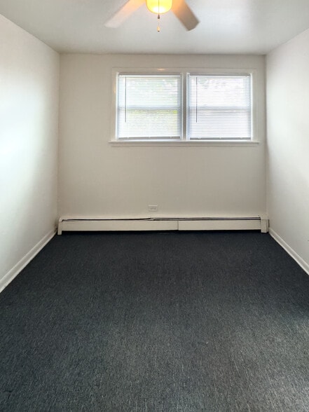More Photos Of 1025 W Vermont Ave, Calumet Park Apartments For Sale