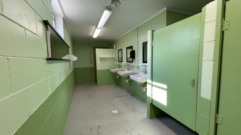 More Photos Of 2325 Green Dr, Au Gres Specialty For Sale