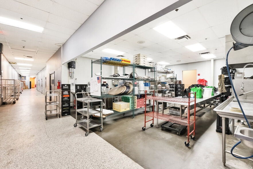 More Photos Of 4351 NE 12th Ter, Oakland Park Restaurant For Sale