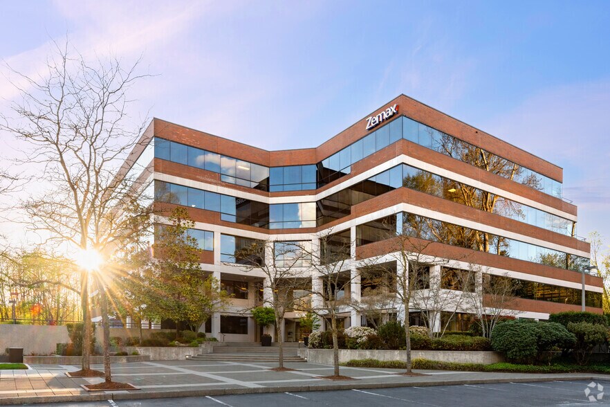 More Photos Of 3933 Lake Washington Blvd NE, Kirkland Office For Lease