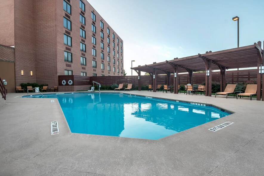More Photos Of 1721 E Central Texas Expy, Killeen Hotel For Sale