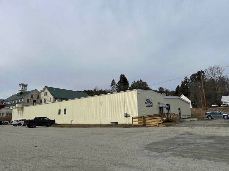 More Photos Of 548 W Woodstock Rd, Woodstock Storefront Retail Office For Sale