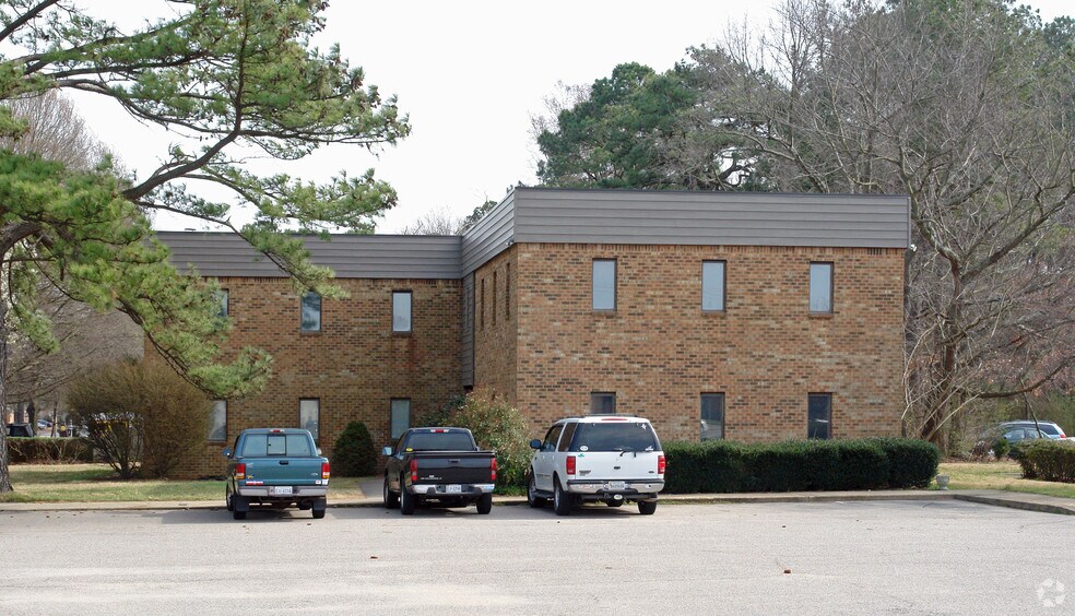 More Photos Of 501 Cedar Rd, Chesapeake Office For Lease